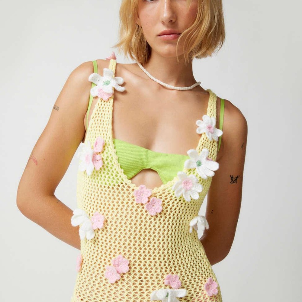 NWT For Love & Lemons Corie Crochet Floral Maxi Dress / Yellow / Size L - Picture 2 of 3
